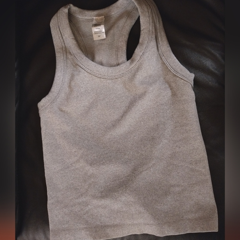 Brand New Ribbed Seamless Top - Picture 4 of 7